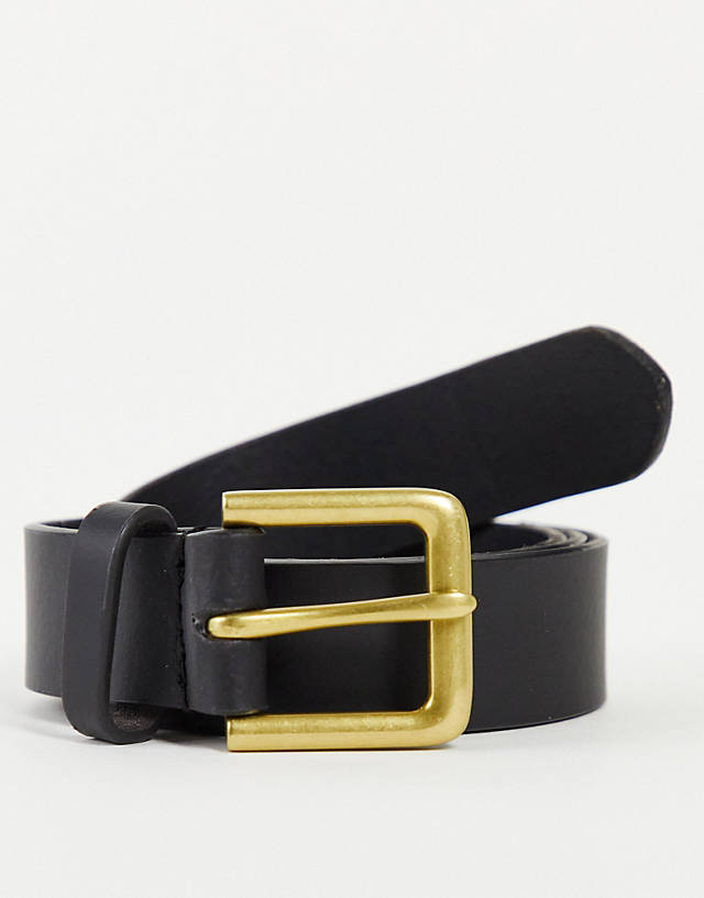 ASOS DESIGN - smart leather belt in black with antique gold buckle