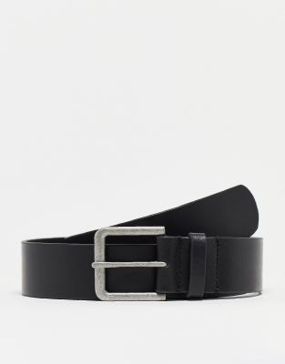 smart leather belt with burnished silver buckle in black