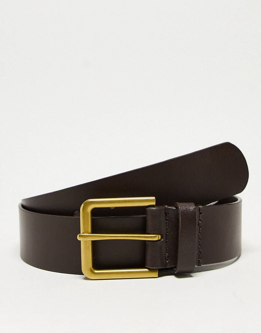 smart leather belt with gold buckle in brown