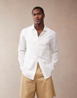 smart linen blend shirt with cutaway collar in white