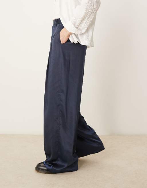 ASOS DESIGN smart loose leg pants with triple pleats in navy satin, 4 of 5