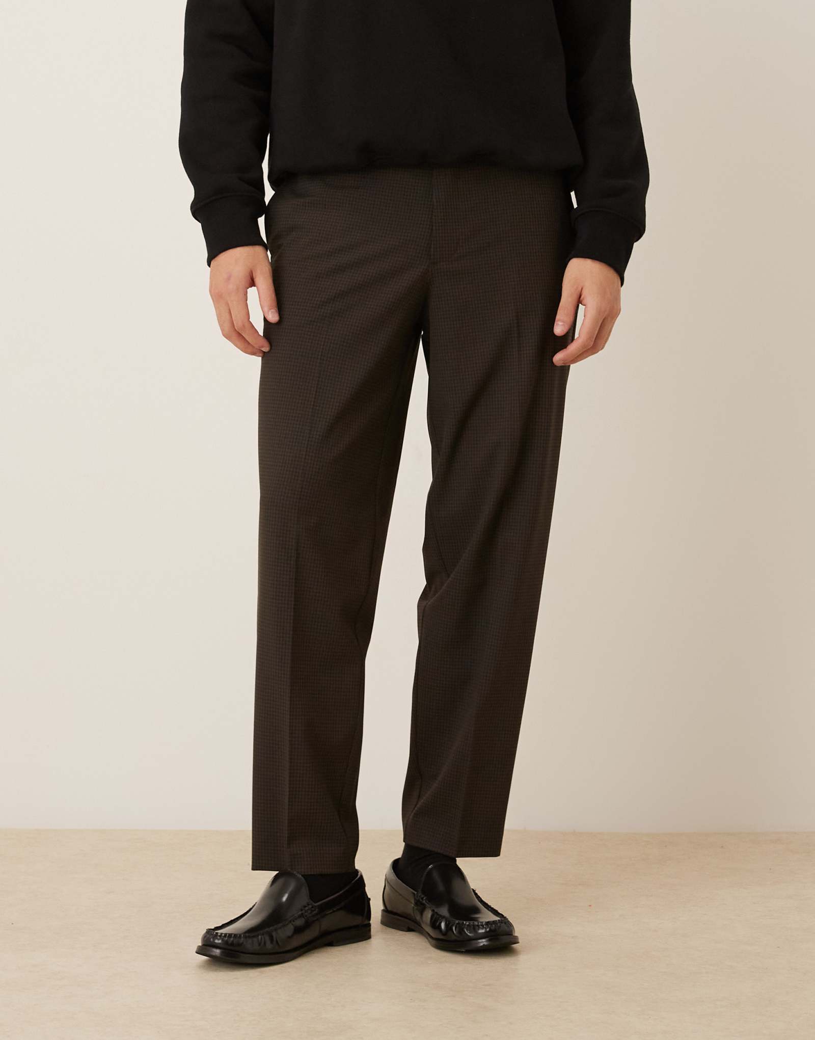 Элегантные зауженные брюки оверсайз в коричневую клетку от ASOS DESIGN