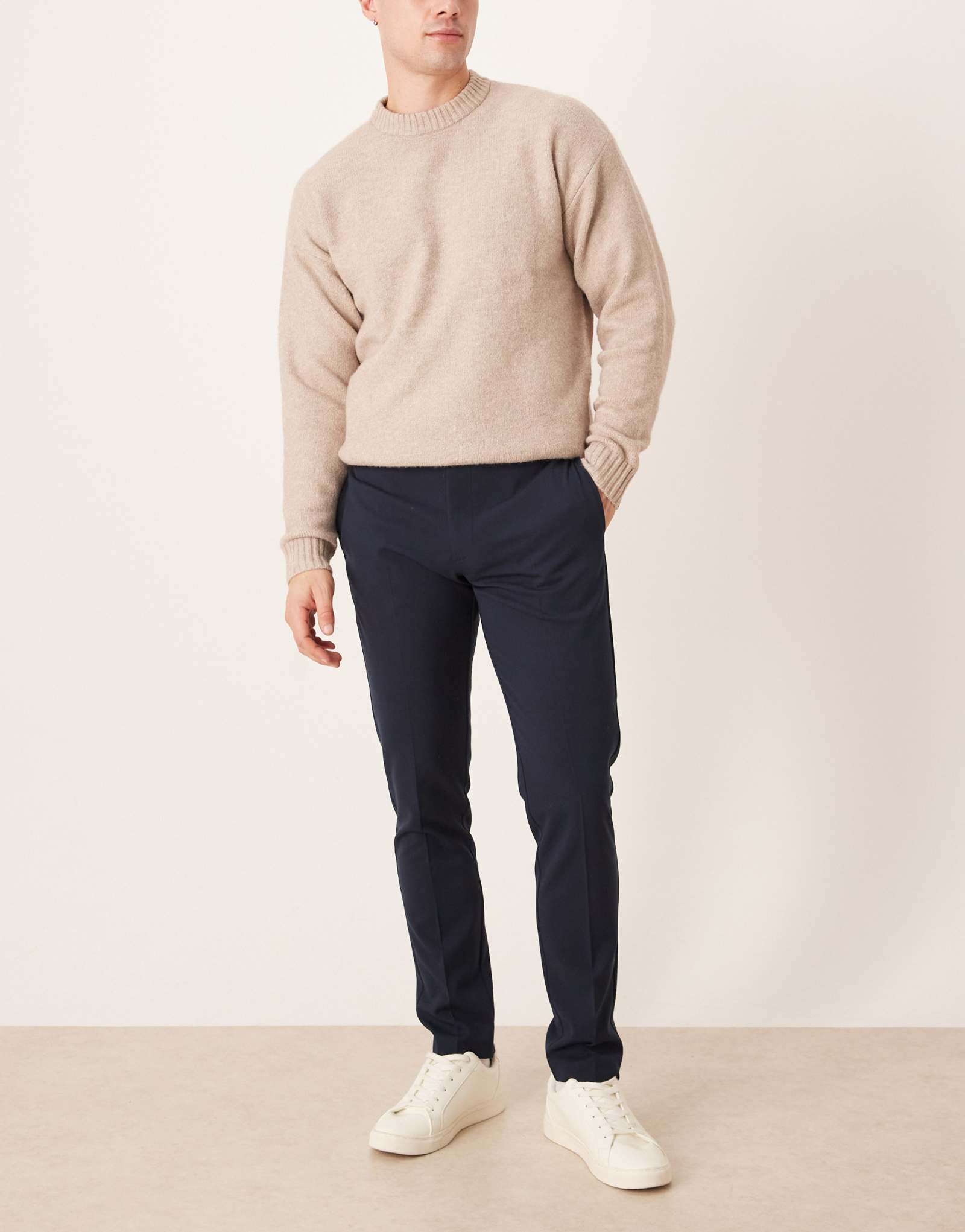 Элегантные узкие брюки темно-синего цвета от ASOS DESIGN