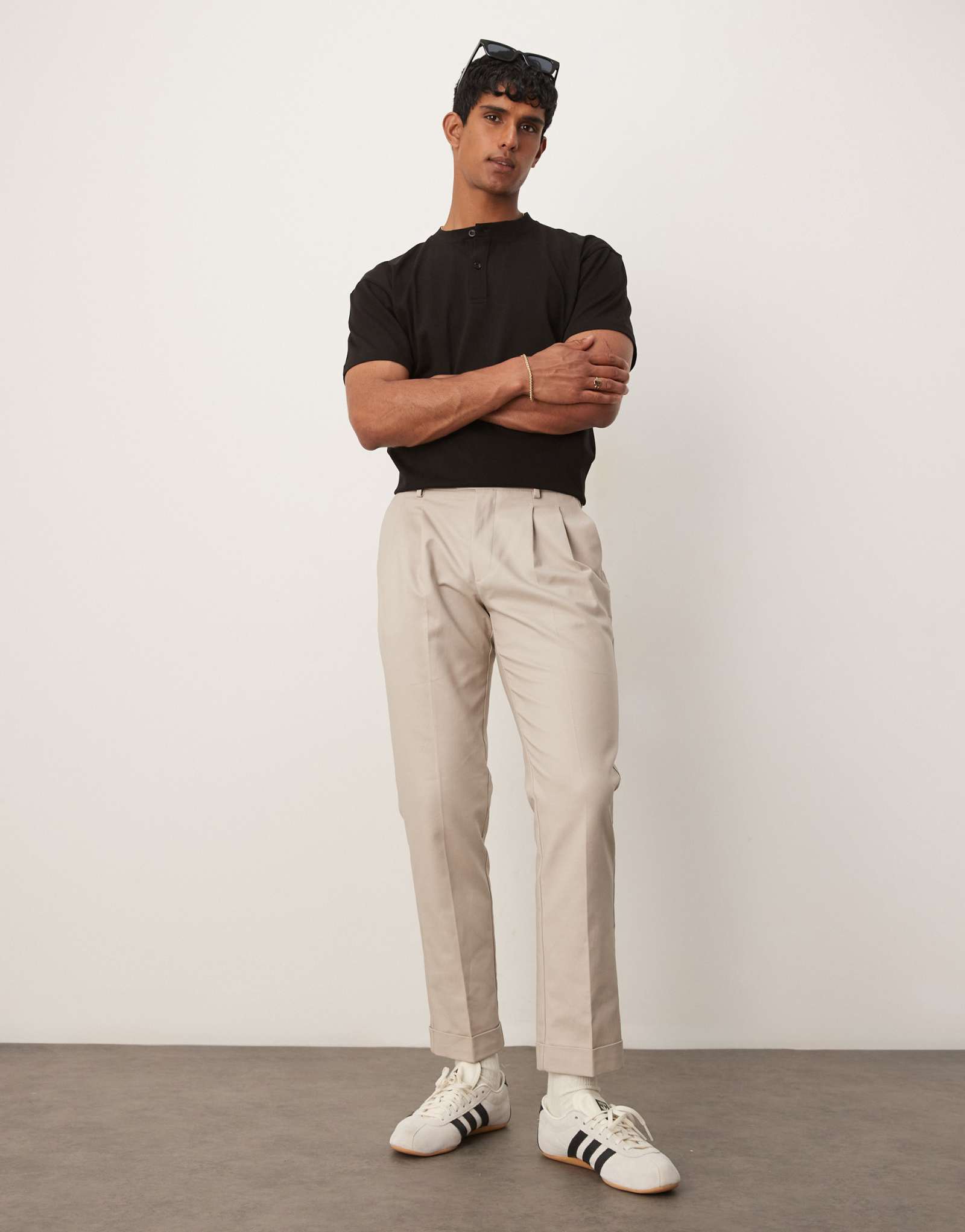 Элегантные облегающие хлопчатобумажные брюки-чино от ASOS DESIGN из камня