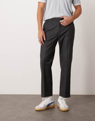 smart straight leg cropped pants in charcoal-Gray