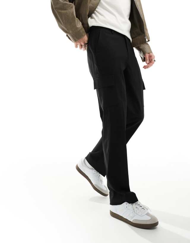 ASOS DESIGN - smart straight leg trouser with cargo pockets in black