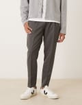 [ASOS DESIGN] ASOS DESIGN smart tapered pants in charcoal with front pleat-Grey W32 L30 CHARCOAL
