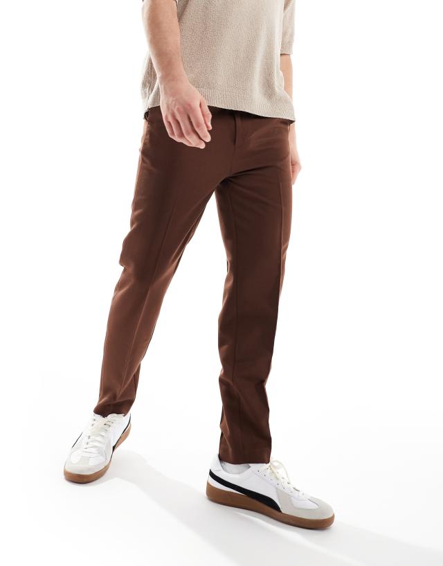 ASOS DESIGN - smart tapered trousers in brown