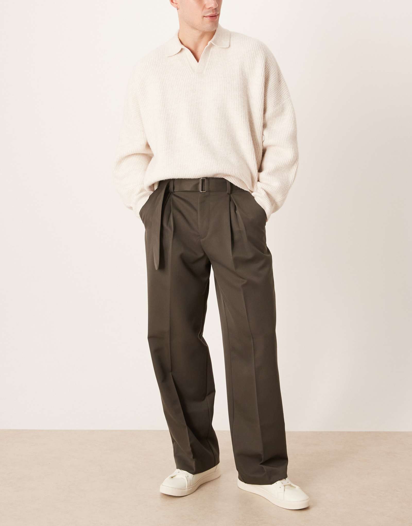 Элегантные широкие брюки ASOS DESIGN с поясом и складкой спереди темно-коричневого цвета