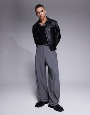 smart wide leg pants with front pleat in gray