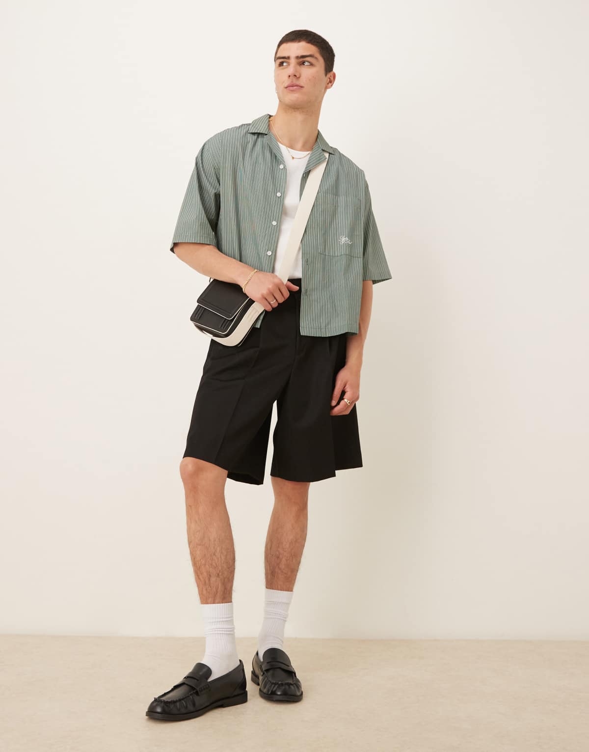 ASOS DESIGN smart wide leg shorts with front pleat in black