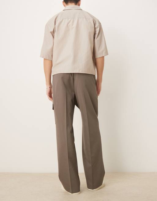 ASOS DESIGN smart wide leg trousers with double pleats and cargo pockets in khaki with elasticated waist, 5 of 5