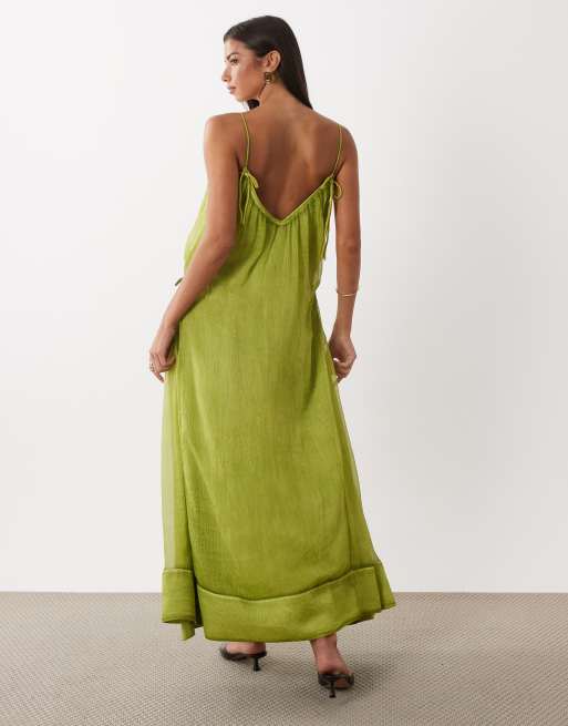 ASOS DESIGN Smock-Camisole-Maxikleid mit Bindeseitendetail in verwaschenem Olivgrün, 4 von 4