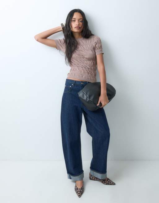 ASOS DESIGN smockad finstickad t-shirt i taupe, 3 av 5