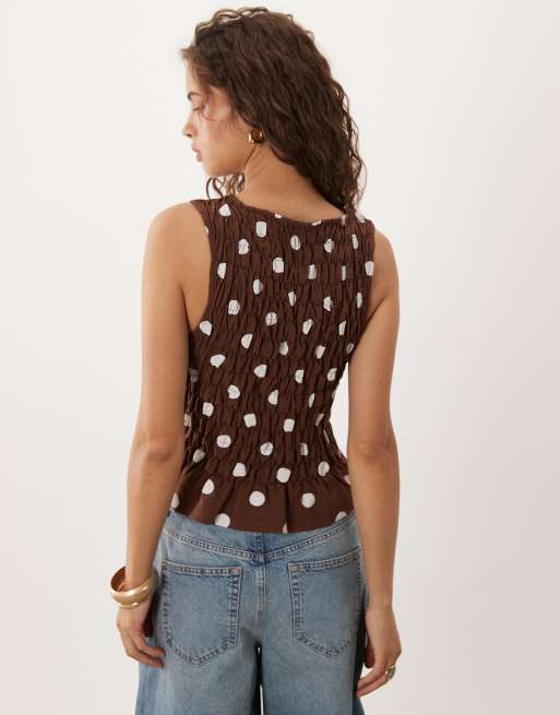ASOS DESIGN smockad topp med sned halsringning i brun och krämfärgad prickig print, 4 av 4