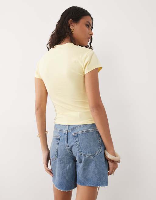 ASOS DESIGN – Smörgul, krympt t-shirt med blått blomtryck, 4 av 4
