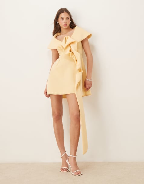 ASOS DESIGN – Smörgul miniklänning i scubatyg med bara axlar, manipulerad framsida och a-linjeformad kjol - view 1