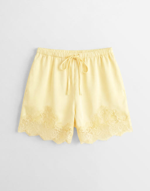ASOS DESIGN - Smørgule satinshorts med blondekant og løbesnor i taljen, 6 af 7
