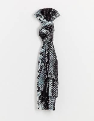 long lightweight scarf