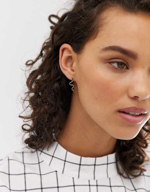 ASOS DESIGN snake stud earrings in gold tone, 3 of 4