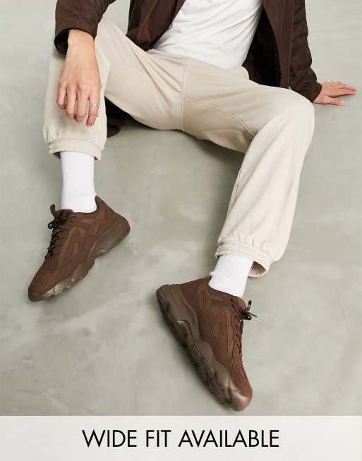 ASOS DESIGN – Sneaker in Braun mit dicker Sohle