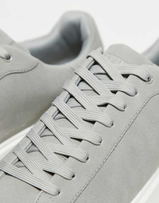 ASOS DESIGN – Sneaker in Grau zum Schnüren mit weißer Sohle, 2 von 4