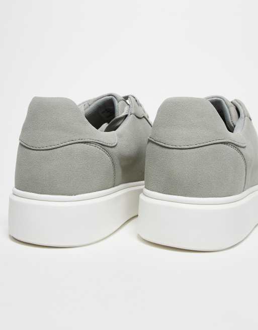 ASOS DESIGN – Sneaker in Grau zum Schnüren mit weißer Sohle, 3 von 4
