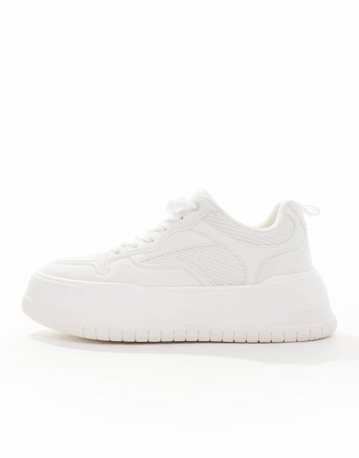 ASOS DESIGN Sneaker in WeiB zum Schnuren mit dicker Sohle