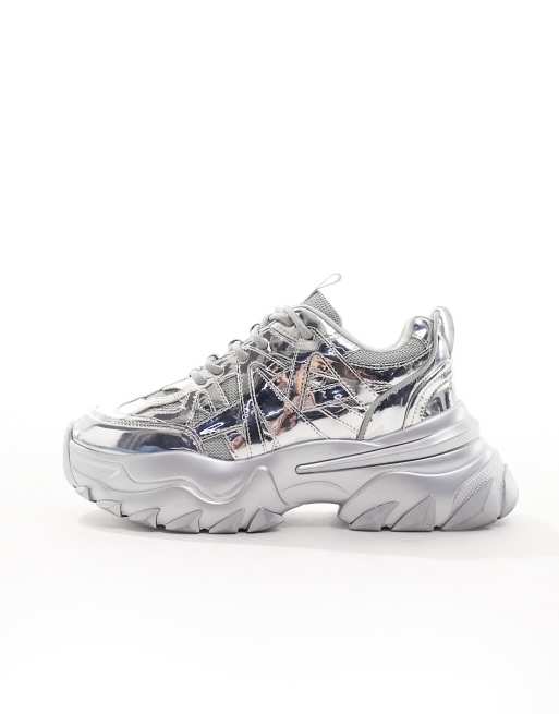 ASOS DESIGN Sneaker mit dicker Sohle in Silber Metallic ASOS