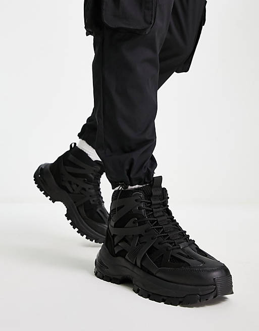ASOS DESIGN - Sneakers alte nere con pannelli in gomma e suola tecnica
