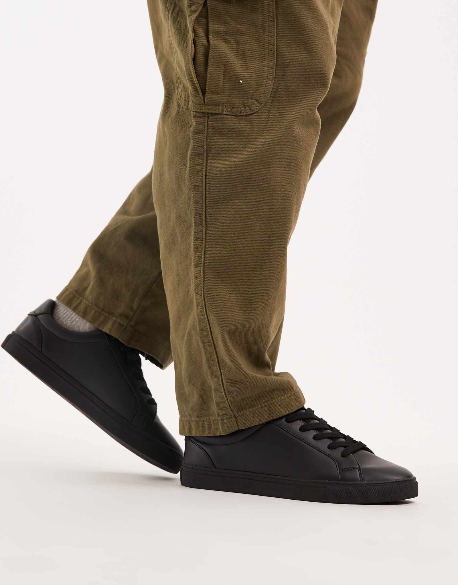 ДИЗАЙНЕРСКИЕ кроссовки ASOS черного цвета