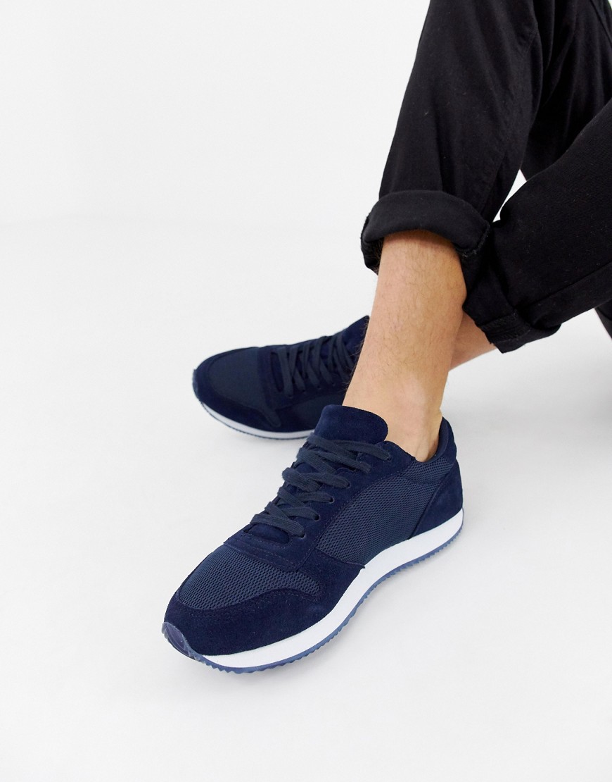 ASOS DESIGN - Sneakers in camoscio sintetico e rete blu navy