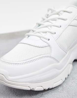 white mesh tennis shoes