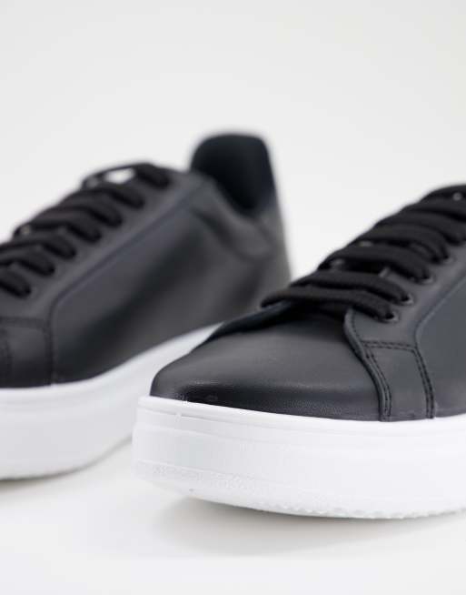 ASOS DESIGN - Sneakers met dikke zool en contrasterende hak in zwart, 3 van 4