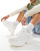 Thumbnail 1 van 5
