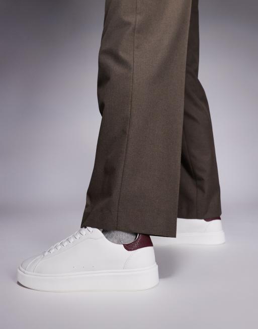 ASOS DESIGN - Sneakers met veters in wit met detail in bordeauxrood, 5 van 5