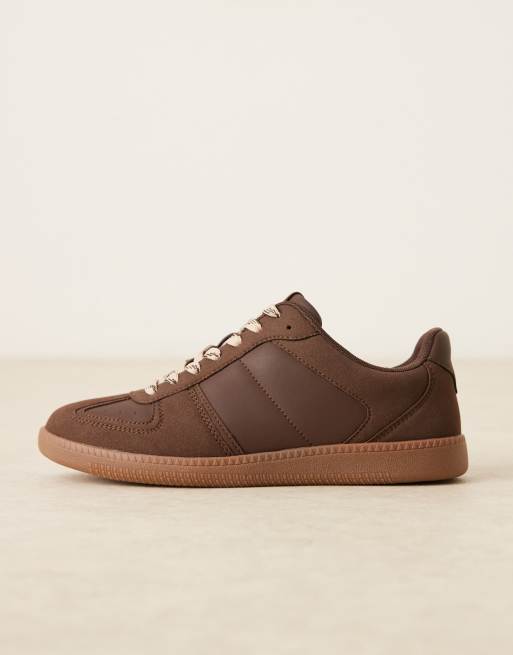 ASOS DESIGN - Sneakers rétro marroni con pannelli e suola in gomma, 2 di 5