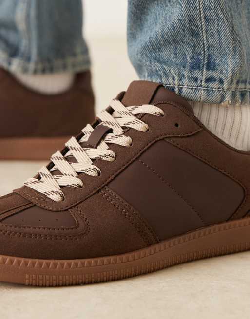 ASOS DESIGN - Sneakers rétro marroni con pannelli e suola in gomma, 3 di 5