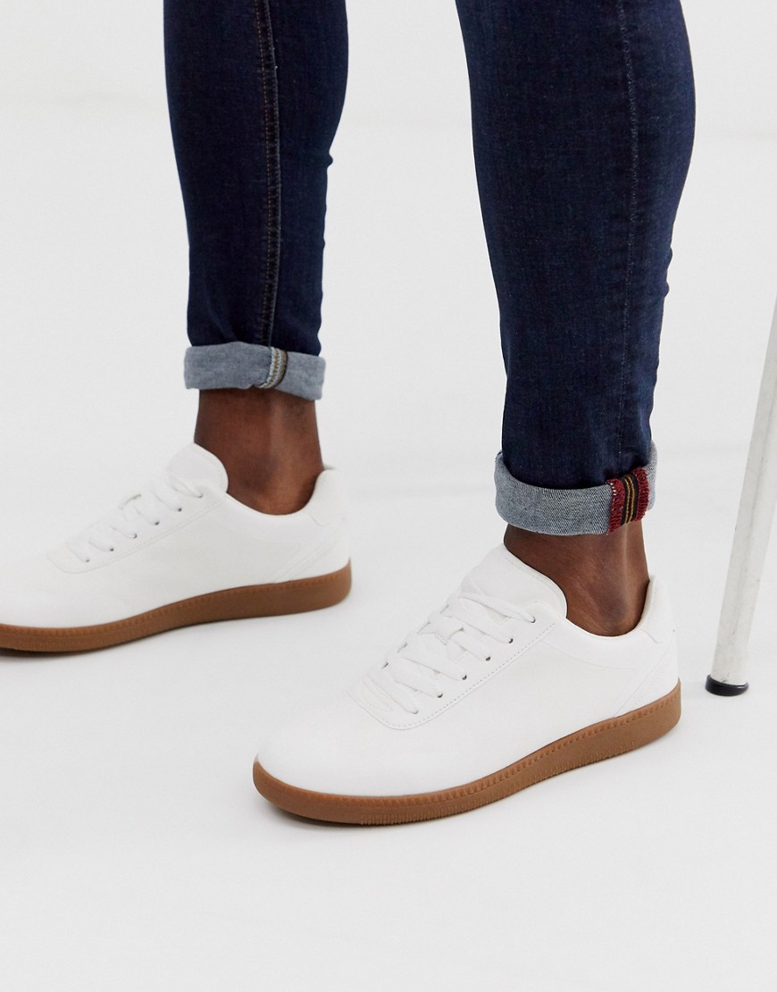 ASOS DESIGN - Sneakers stringate in camoscio sintetico bianco con suola in gomma