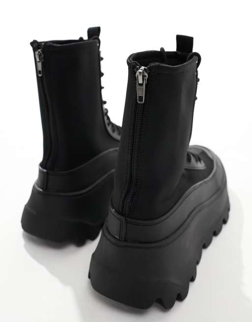 ASOS DESIGN - Sock boots met dikke zool, veters en badgedetail in zwart, 2 van 4