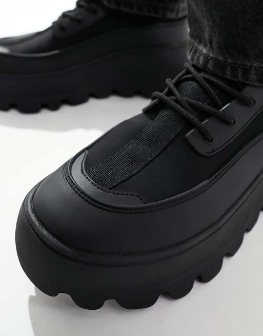 ASOS DESIGN - Sock boots met dikke zool, veters en badgedetail in zwart, 4 van 4