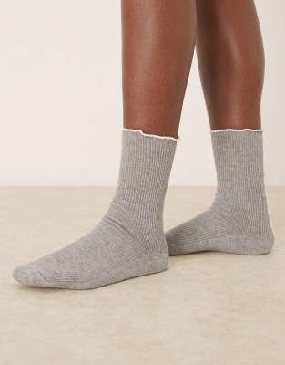 ASOS DESIGN - Socken in Hellgrau und Weiß mit welliger Ziernaht-Schwarz