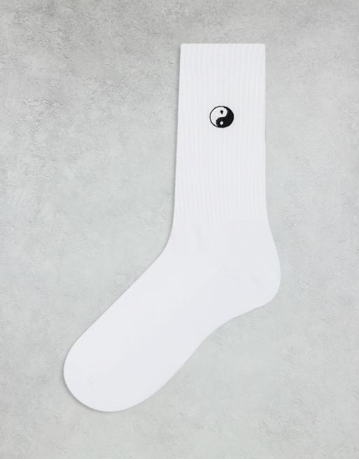 ASOS DESIGN – Socken in Weiß mit Yin-Yang-Stickerei