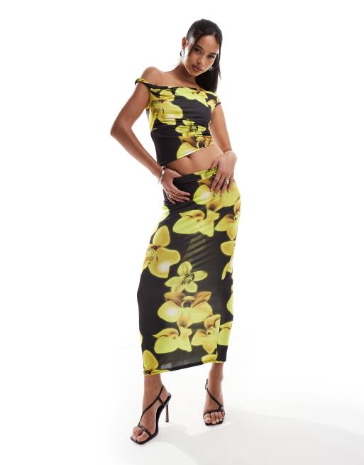 ASOS DESIGN - Soepele co-ord set van top met blote schouders en rok in gele bloemenprint