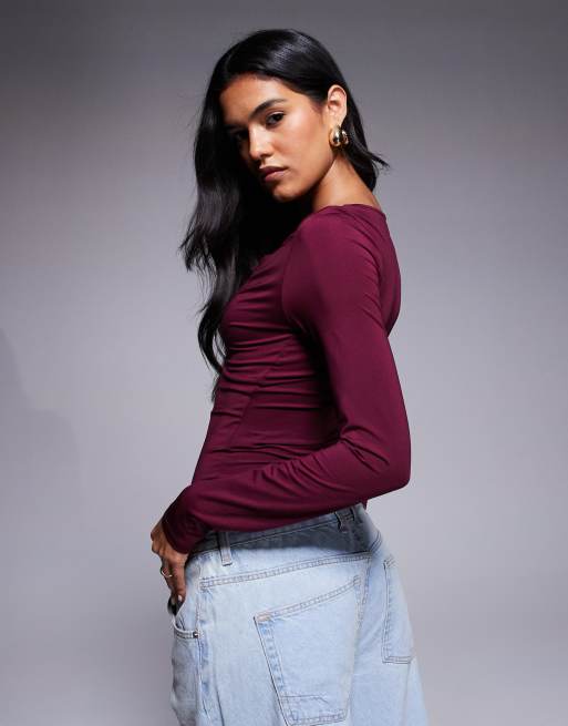 ASOS DESIGN - Soepele top met V-hals, lange mouwen en kant in bordeauxrood, 2 van 4