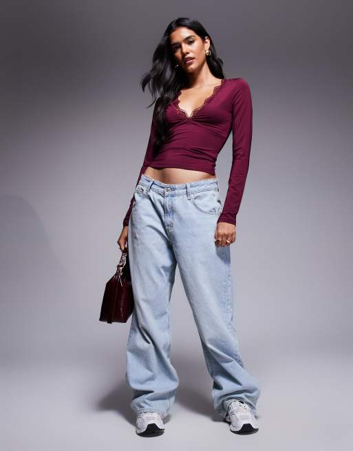 ASOS DESIGN - Soepele top met V-hals, lange mouwen en kant in bordeauxrood, 3 van 4