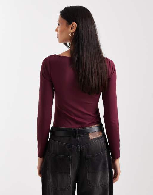 ASOS DESIGN - Soepelvallende polyamide body met boothals in bessenrood, 4 van 4
