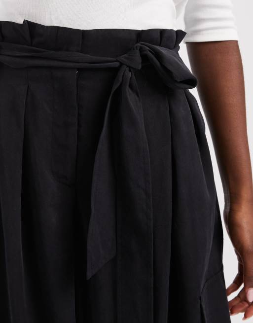 ASOS DESIGN soft cargo balloon pants with belt in black, 5 of 5
