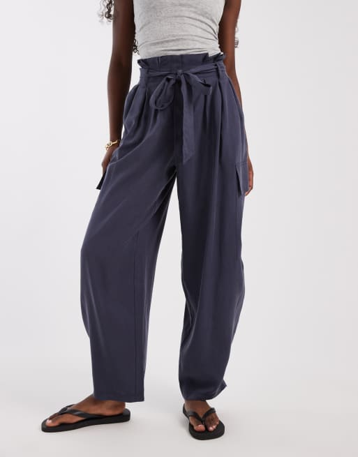 ASOS DESIGN soft cargo balloon trousers with belt in navy, 3 of 5