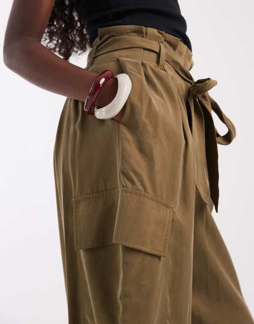 ASOS DESIGN soft cargo balloon trousers with belt in olive, 3 of 5